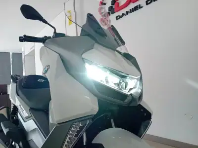 BMW C 400 GT 2024 - 7590 EUR, 100 km - AUTO.MOTO.pt - 100km - foto 4 de 11