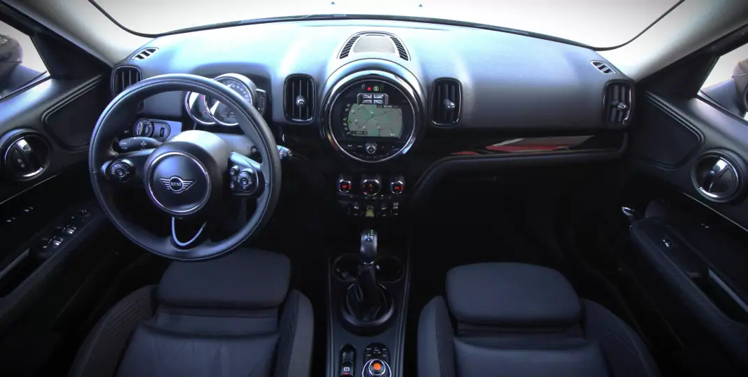 MINI Countryman 2019 - 16990 EUR, 155000 km - AUTO.MOTO.pt - 155000km - foto 13 de 33