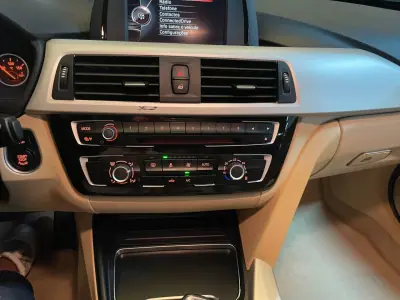 BMW 320 2015 - 11950 EUR, 366055 km - 366055km - foto 10 de 20