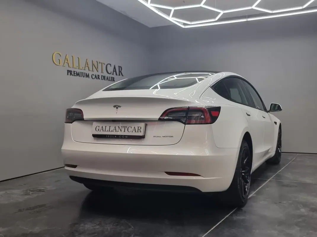 Tesla Model 3 2022 - 30800 EUR, 94100 km - 94100km - foto 10 de 15
