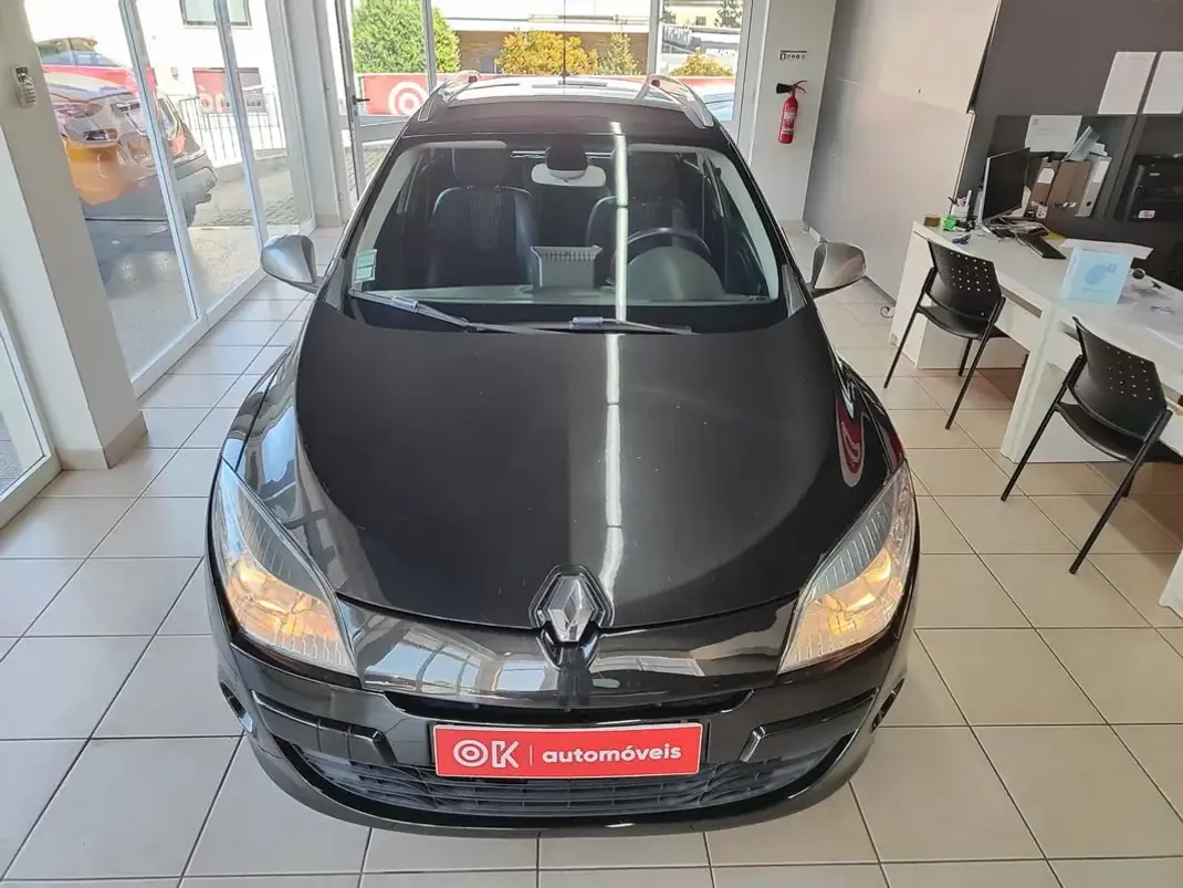 Renault Mégane Sport Tourer 2009 - 5450 EUR, 214000 km - AUTO.MOTO.pt - 214000km - foto 4 de 35