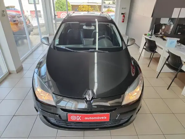 Renault Mégane Sport Tourer 2009 - 5450 EUR, 214000 km - AUTO.MOTO.pt - 214000km - foto 4 de 35