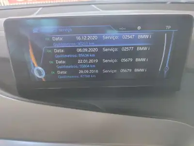 BMW i8 2017 - 65500 EUR, 96600 km - AUTO.MOTO.pt - 96600km - foto 36 de 38