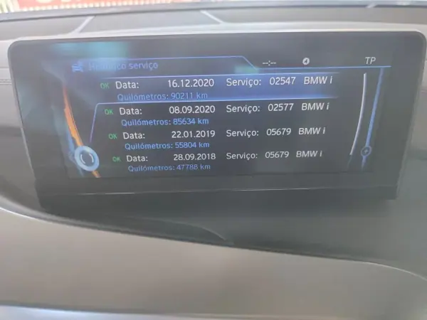 BMW i8 2017 - 65500 EUR, 96600 km - AUTO.MOTO.pt - 96600km - foto 36 de 38