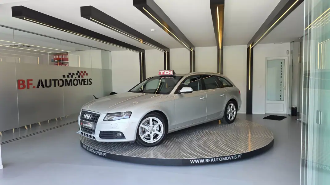 Audi A4 Avant 2010 - 9500 EUR, 253856 km - AUTO.MOTO.pt - 253856km - foto 2 de 52