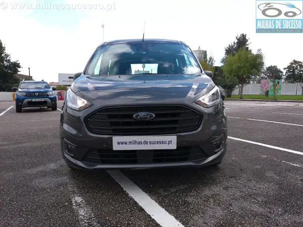 Ford Tourneo Connect 2020 - 19980 EUR, 108000 km - AUTO.MOTO.pt - 108000km - foto 24 de 31