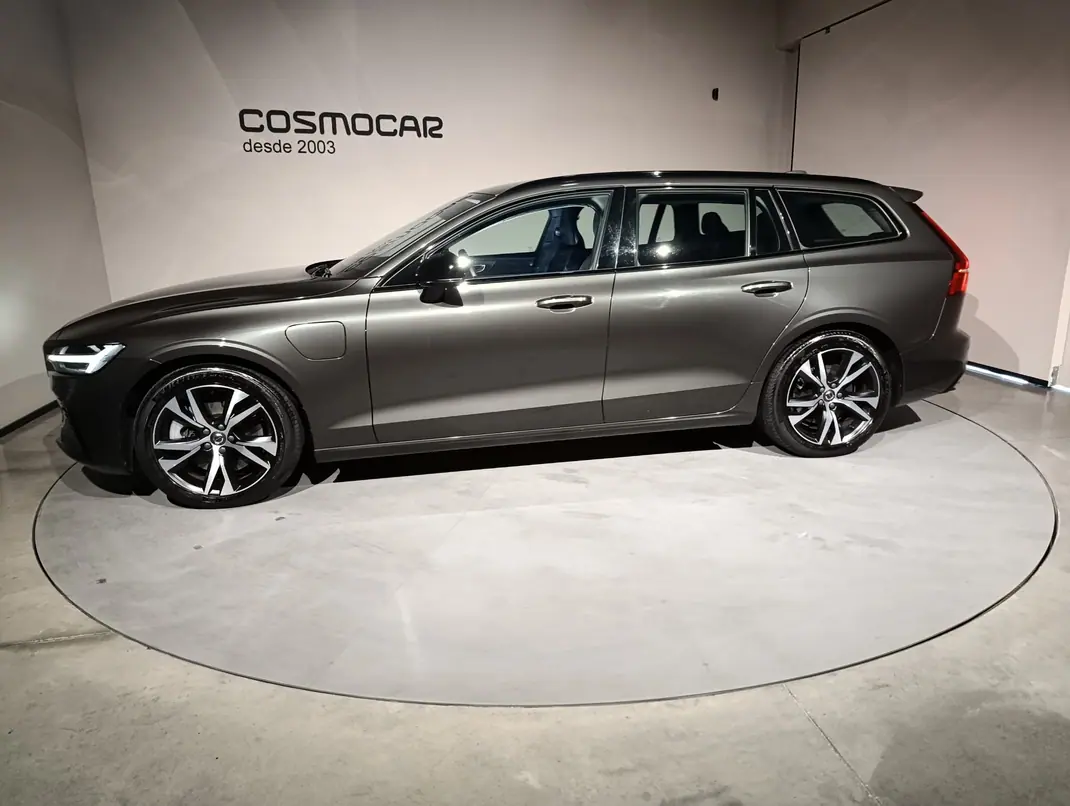 Volvo V60 2021 - 25900 EUR, 102259 km - AUTO.MOTO.pt - 102259km - foto 3 de 15