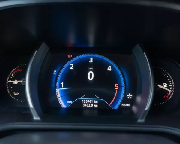 Renault Mégane Sport Tourer 2018 - 15990 EUR, 126740 km - AUTO.MOTO.pt - 126740km - foto 11 de 65