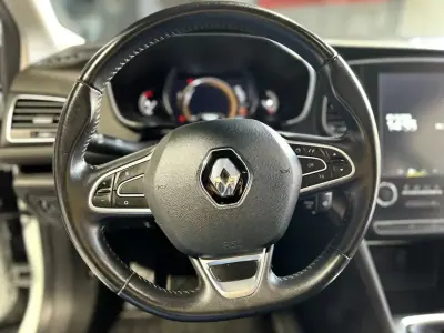 Renault Mégane 2019 - 14250 EUR, 135000 km - AUTO.MOTO.pt - 135000km - foto 14 de 36