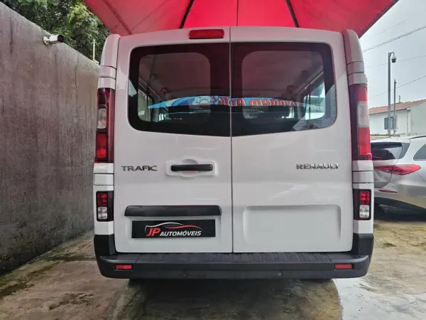 Renault Trafic 2021 - 27999 EUR, 164000 km - AUTO.MOTO.pt - 164000km - foto 14 de 14