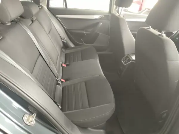 Skoda Octavia Break 2020 - 14990 EUR, 174000 km - AUTO.MOTO.pt - 174000km - foto 8 de 10