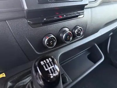 Renault Master 2.3 Dci L3 3.5T 135 cv C.Dupla 2020 - 25610 EUR, 107000 km - AUTO.MOTO.pt - 107000km - foto 17 de 29