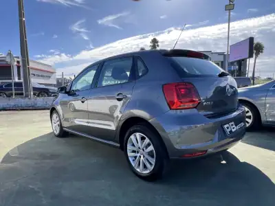 Volkswagen Polo 2017 - 12990 EUR, 99650 km - AUTO.MOTO.pt - 99650km - foto 7 de 14