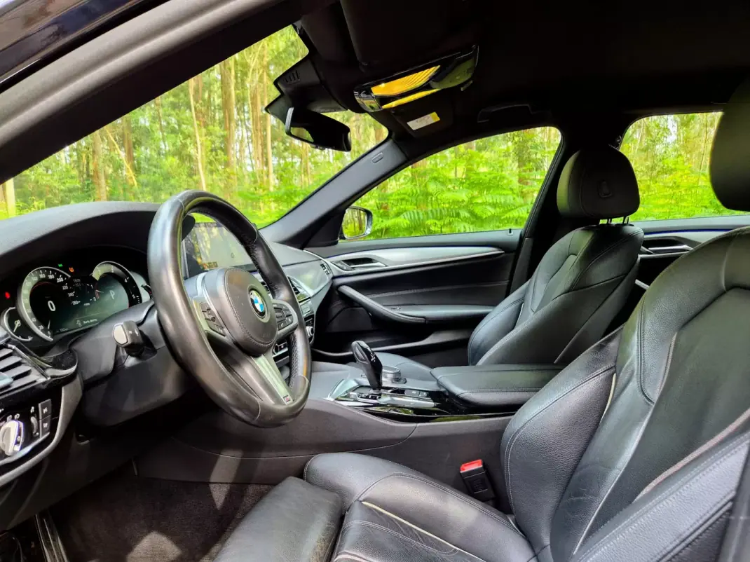 BMW 520 2018 - 24750 EUR, 200000 km - AUTO.MOTO.pt - 200000km - foto 16 de 26
