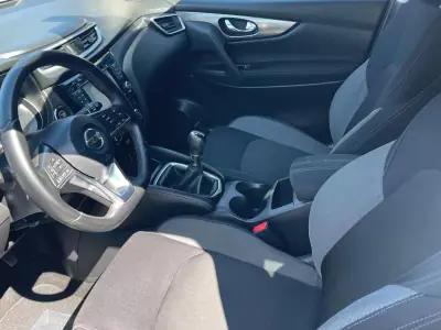 Nissan Qashqai 2017 - 13900 EUR, 236000 km - AUTO.MOTO.pt - 236000km - foto 9 de 14
