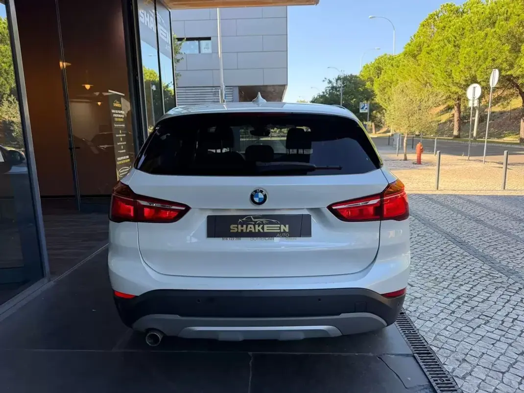 BMW X1 2017 - 19890 EUR, 135956 km - 135956km - foto 8 de 25