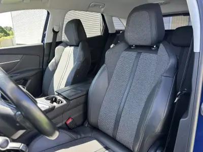 Peugeot 3008 2018 - 14900 EUR, 200000 km - AUTO.MOTO.pt - 200000km - foto 25 de 63