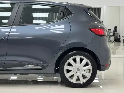 Renault Clio 2017 - 11890 EUR, 109000 km - AUTO.MOTO.pt - 109000km - foto 12 de 17