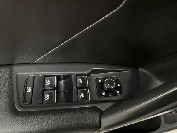 Volkswagen Tiguan 2020 - 31800 EUR, 97000 km - AUTO.MOTO.pt - 97000km - foto 17 de 20