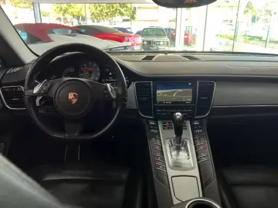 Porsche Panamera 2014 - 45990 EUR, 157000 km - AUTO.MOTO.pt - 157000km - foto 18 de 37