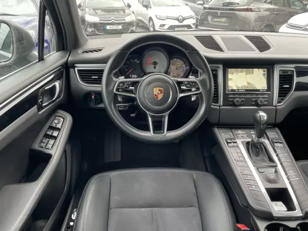 Porsche Macan 2014 - 34900 EUR, 215608 km - AUTO.MOTO.pt - 215608km - foto 4 de 41