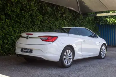 Opel Cascada 2014 - 14900 EUR, 180000 km - AUTO.MOTO.pt - 180000km - foto 8 de 17