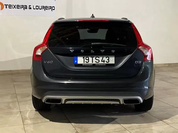Volvo V60 2017 - 17900 EUR, 165010 km - AUTO.MOTO.pt - 165010km - foto 6 de 23