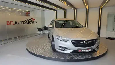 Opel Insignia Grand Sport 2018 - 12900 EUR, 149839 km - AUTO.MOTO.pt - 149839km - foto 5 de 49