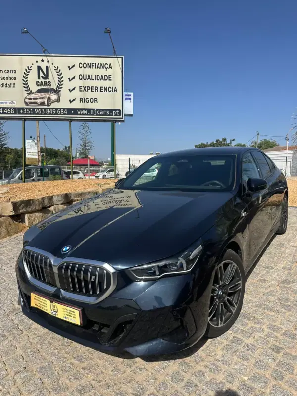 BMW 530e e xDrive 2025 Híbrido Plug-In — 12 000 km BMW 530e e xDrive 2025 Híbrido Plug-In