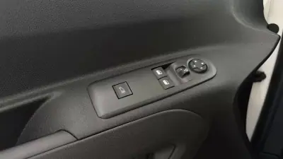 Peugeot PARTNER GIRAFON 2019 - 12990 EUR, 173169 km - AUTO.MOTO.pt - 173169km - foto 16 de 23