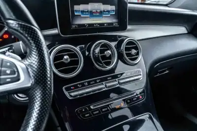 Mercedes-Benz GLC 250 2018 - 33900 EUR, 186200 km - AUTO.MOTO.pt - 186200km - foto 10 de 19