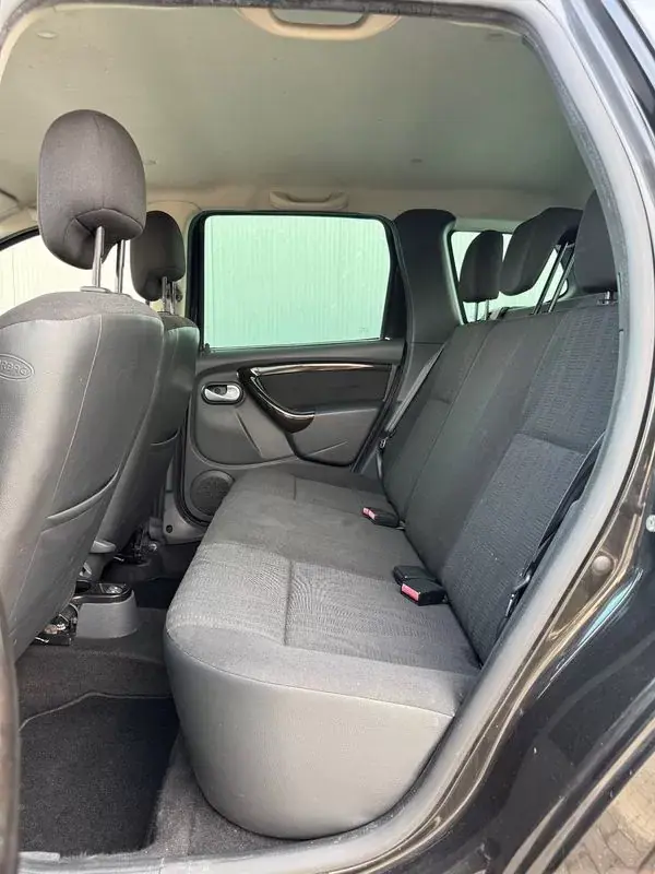 Dacia Duster 2010 - 9950 EUR, 50000 km - AUTO.MOTO.pt - 50000km - foto 8 de 17