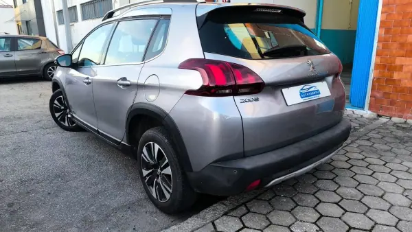 Peugeot 2008 2017 - 11500 EUR, 164000 km - AUTO.MOTO.pt - 164000km - foto 13 de 15
