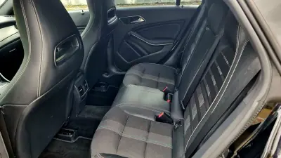 Mercedes-Benz CLA 200 2018 - 24900 EUR, 141000 km - AUTO.MOTO.pt - 141000km - foto 10 de 19
