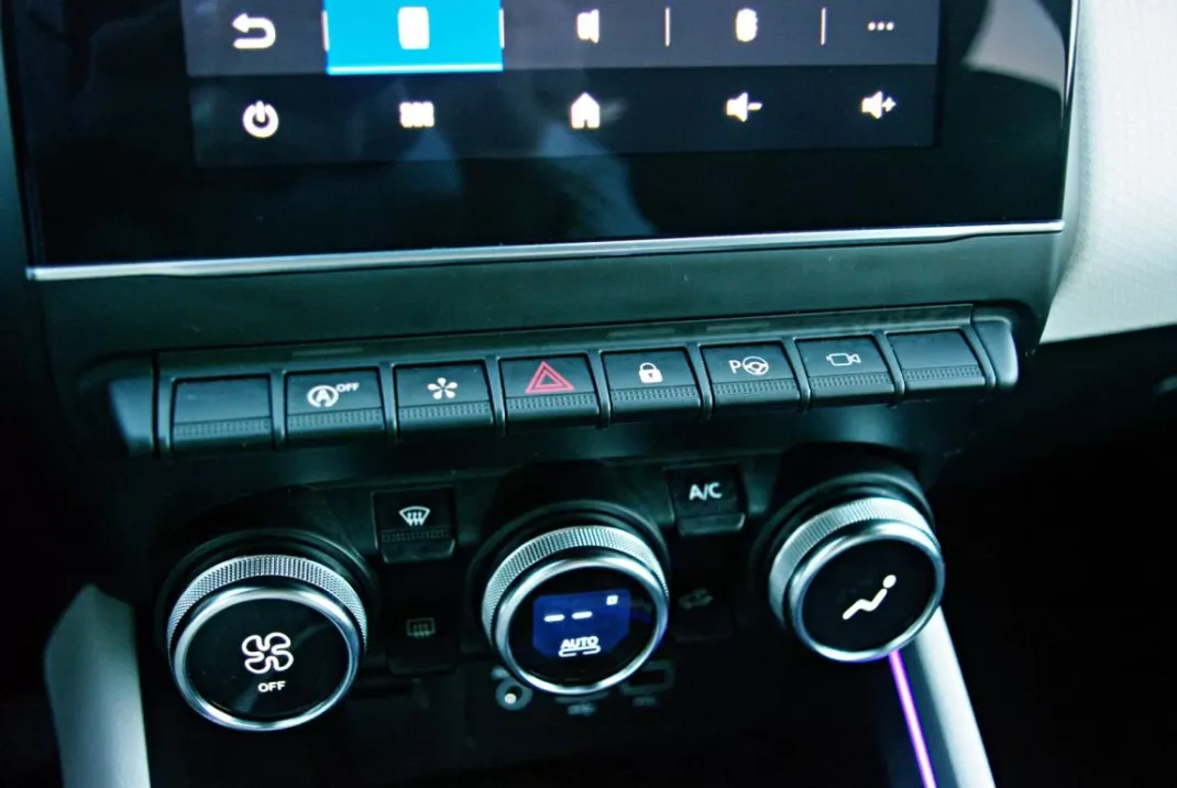 Renault Clio 2023 - 18900 EUR, 26048 km - AUTO.MOTO.pt - 26048km - foto 37 de 40