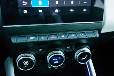 Renault Clio 2023 - 18900 EUR, 26048 km - AUTO.MOTO.pt - 26048km - foto 37 de 40