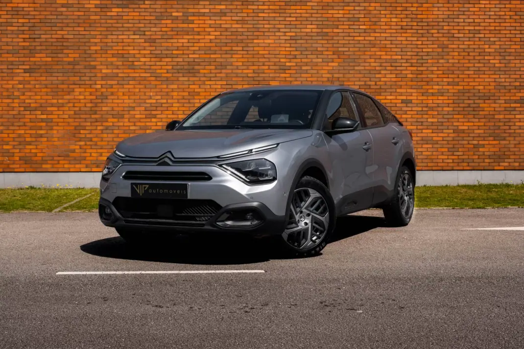 Citroën C4 2022 - 19450 EUR, 80400 km - AUTO.MOTO.pt - 80400km - foto 1 de 19