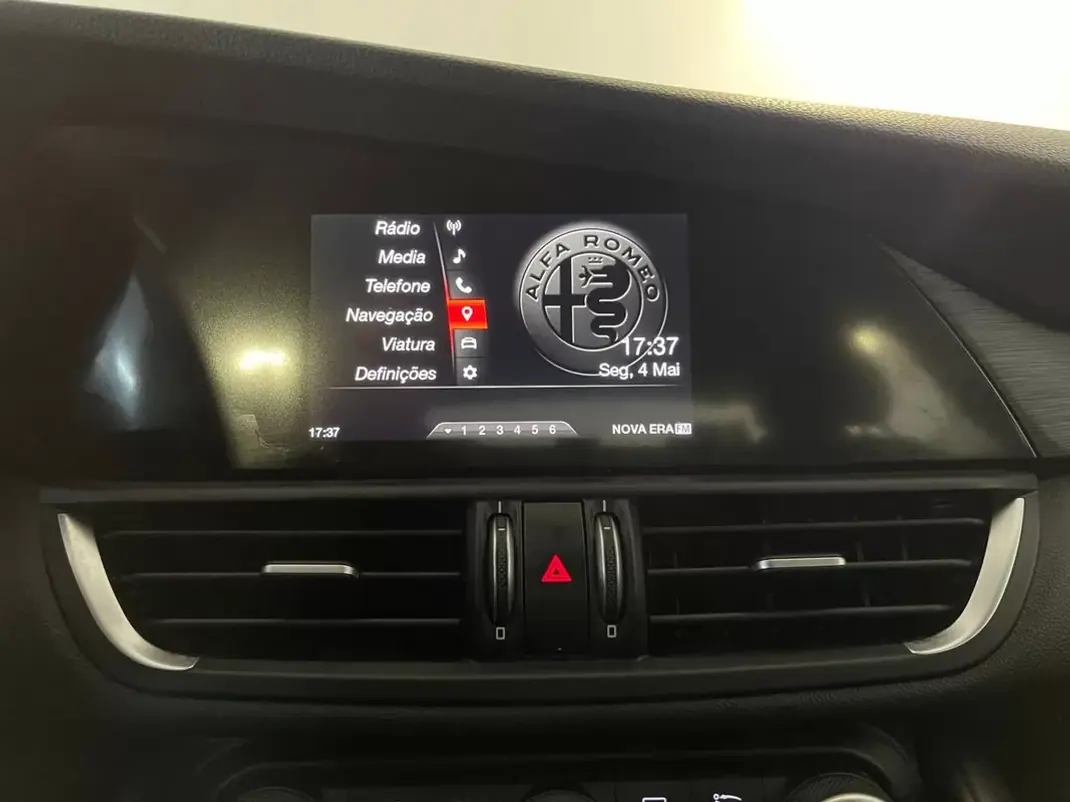 Alfa Romeo Giulia 2016 - 18500 EUR, 153000 km - AUTO.MOTO.pt - 153000km - foto 23 de 35