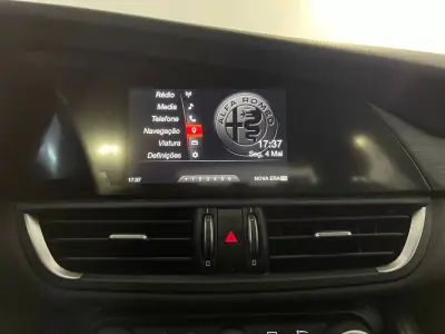 Alfa Romeo Giulia 2016 - 18500 EUR, 153000 km - AUTO.MOTO.pt - 153000km - foto 23 de 35