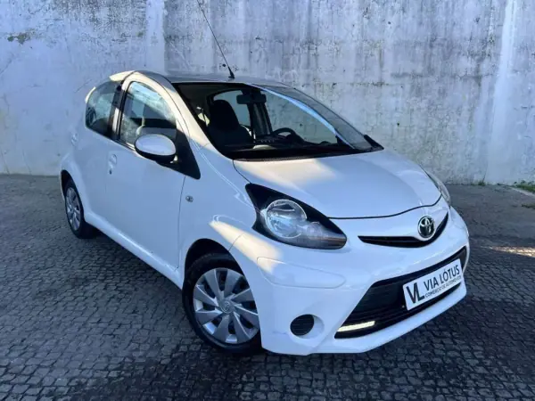 Toyota Aygo 2014 - 8900 EUR, 134000 km - AUTO.MOTO.pt - 134000km - foto 3 de 22
