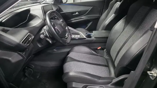 Peugeot 3008 2017 - 14990 EUR, 91000 km - AUTO.MOTO.pt - 91000km - foto 6 de 48