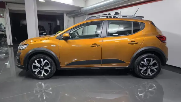 Dacia Sandero 2021 - 16990 EUR, 37000 km - AUTO.MOTO.pt - 37000km - foto 2 de 32