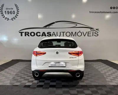Alfa Romeo Stelvio 2017 - 22900 EUR, 215900 km - AUTO.MOTO.pt - 215900km - foto 34 de 60