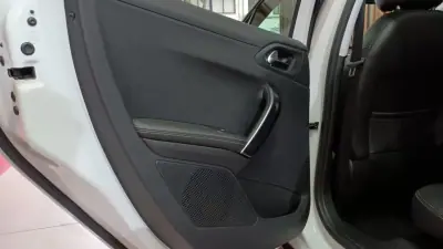 Peugeot 2008 2015 - 11490 EUR, 92490 km - AUTO.MOTO.pt - 92490km - foto 59 de 72