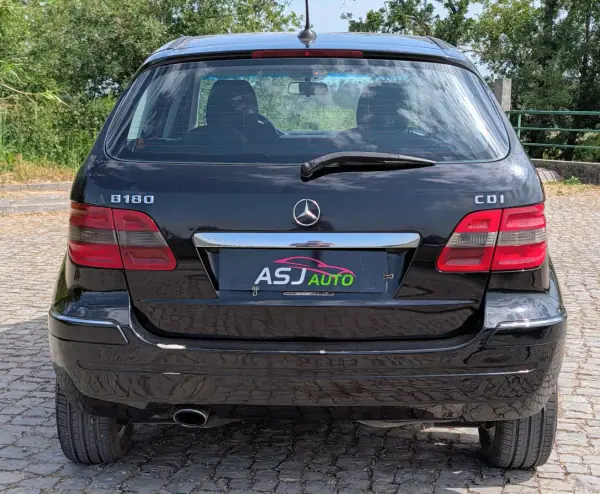Mercedes-Benz B 180 2006 - 5250 EUR, 397954 km - AUTO.MOTO.pt - 397954km - foto 8 de 18