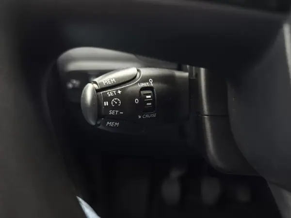 Citroën C3 2018 - 9950 EUR, 133750 km - AUTO.MOTO.pt - 133750km - foto 26 de 43