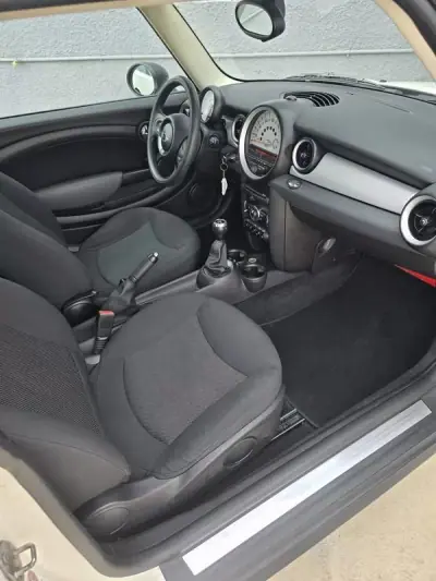 MINI 3 Portas 2011 - 10250 EUR, 190064 km - AUTO.MOTO.pt - 190064km - foto 6 de 15