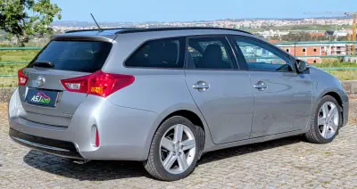 Toyota Auris Touring Sports 2014 - 8250 EUR, 285890 km - AUTO.MOTO.pt - 285890km - foto 7 de 21