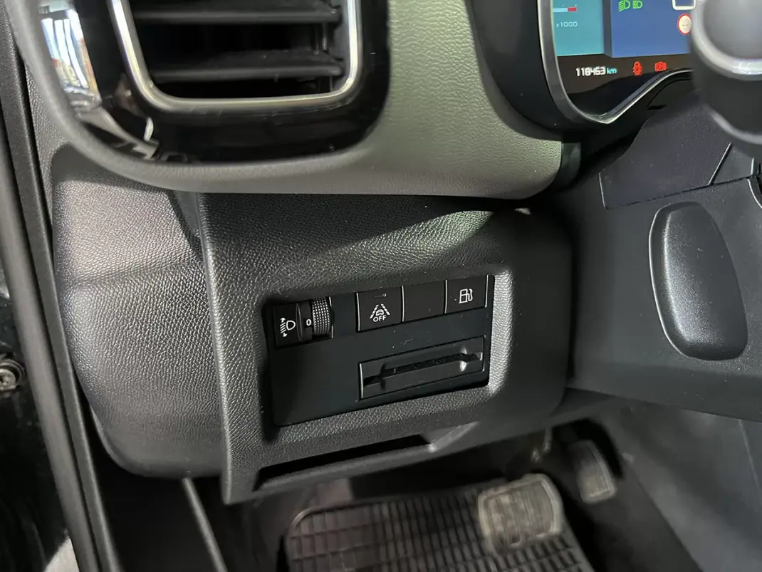 Citroën C5 Aircross 2021 - 17900 EUR, 118432 km - AUTO.MOTO.pt - 118432km - foto 22 de 24