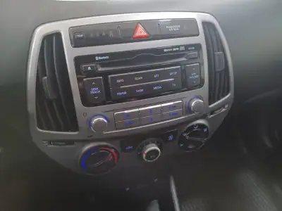 Hyundai i20 2014 - 9890 EUR, 101619 km - AUTO.MOTO.pt - 101619km - foto 19 de 41